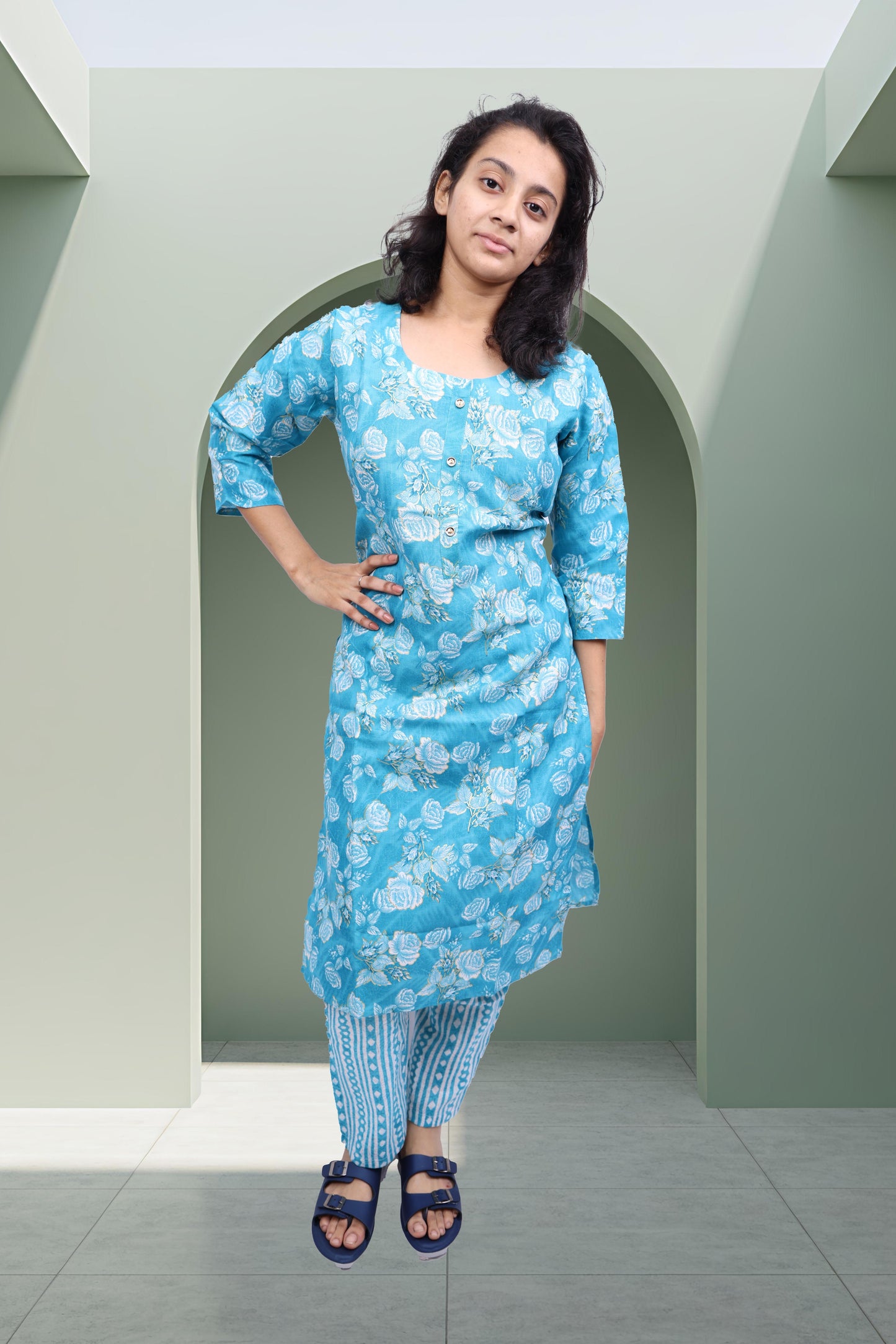 PickCell Floral Print Kurti with Pyajama