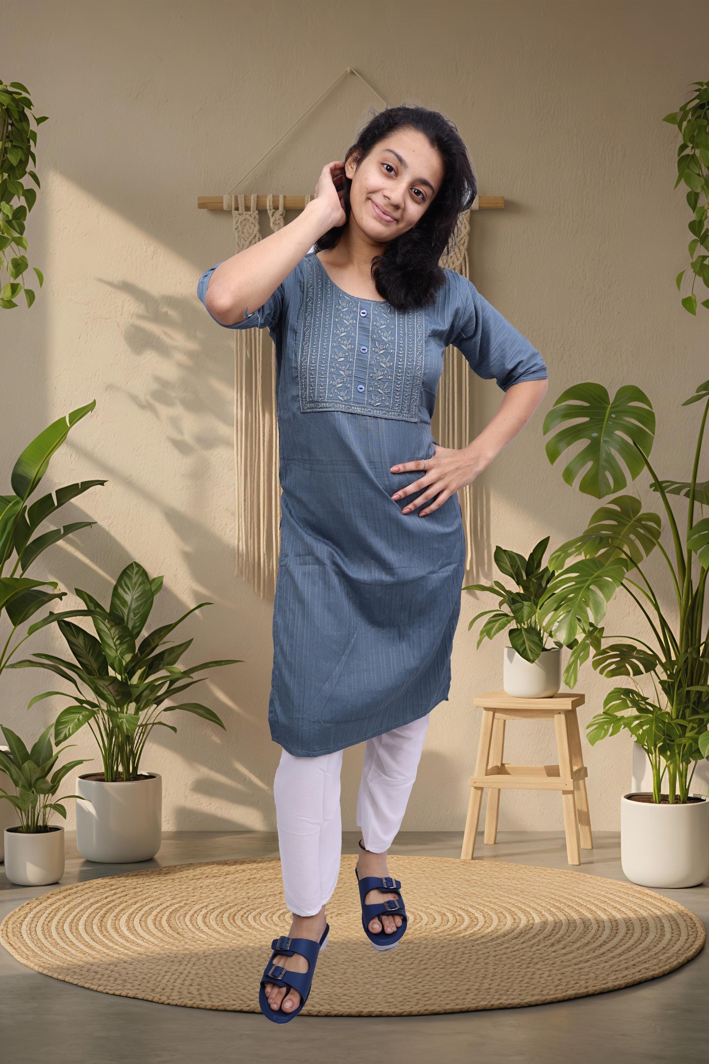 PickCell Embrodiary Kurti