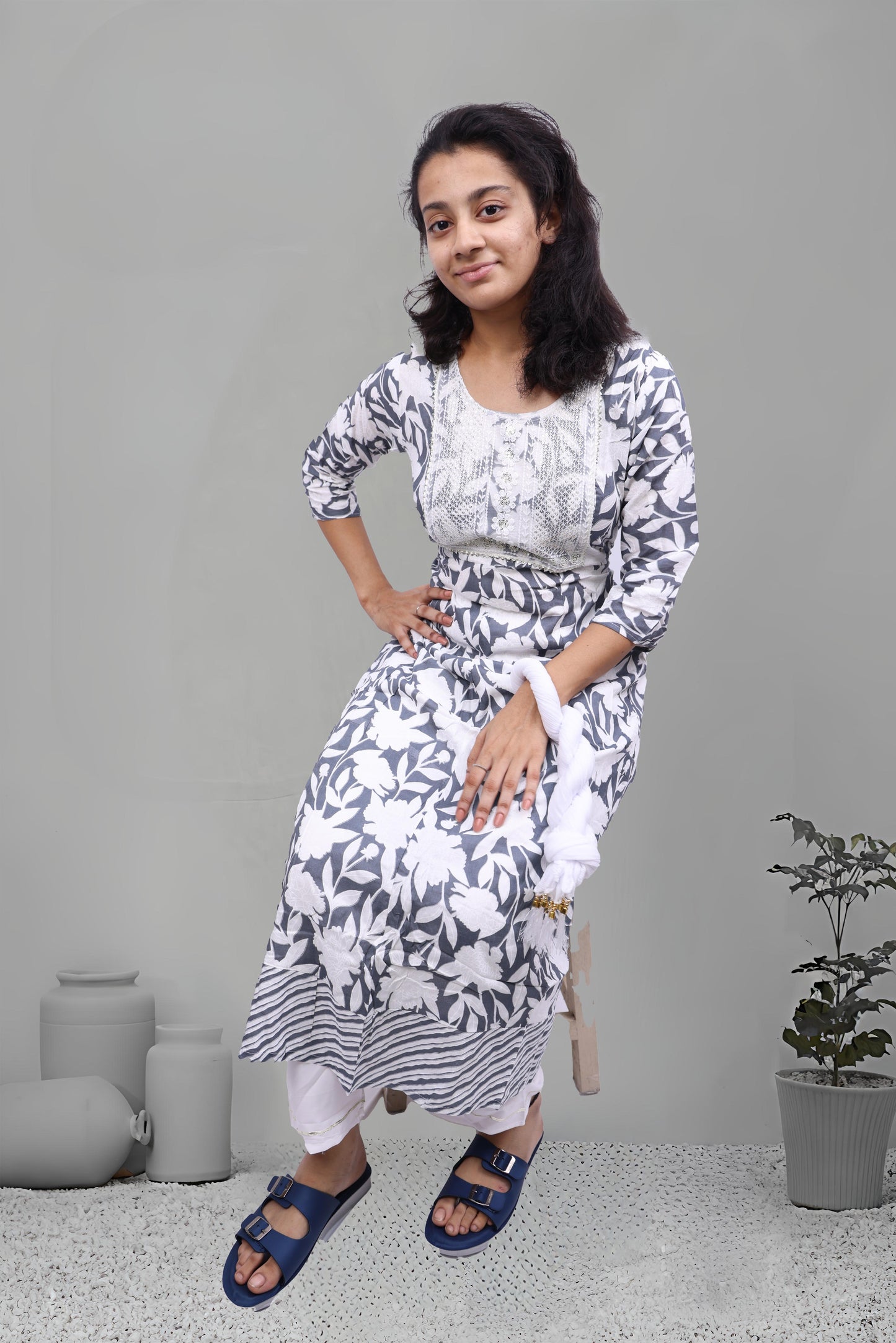 PickCell Triveni Sangam Embroidery Cotton Kurti with Pyajama and Dupatta