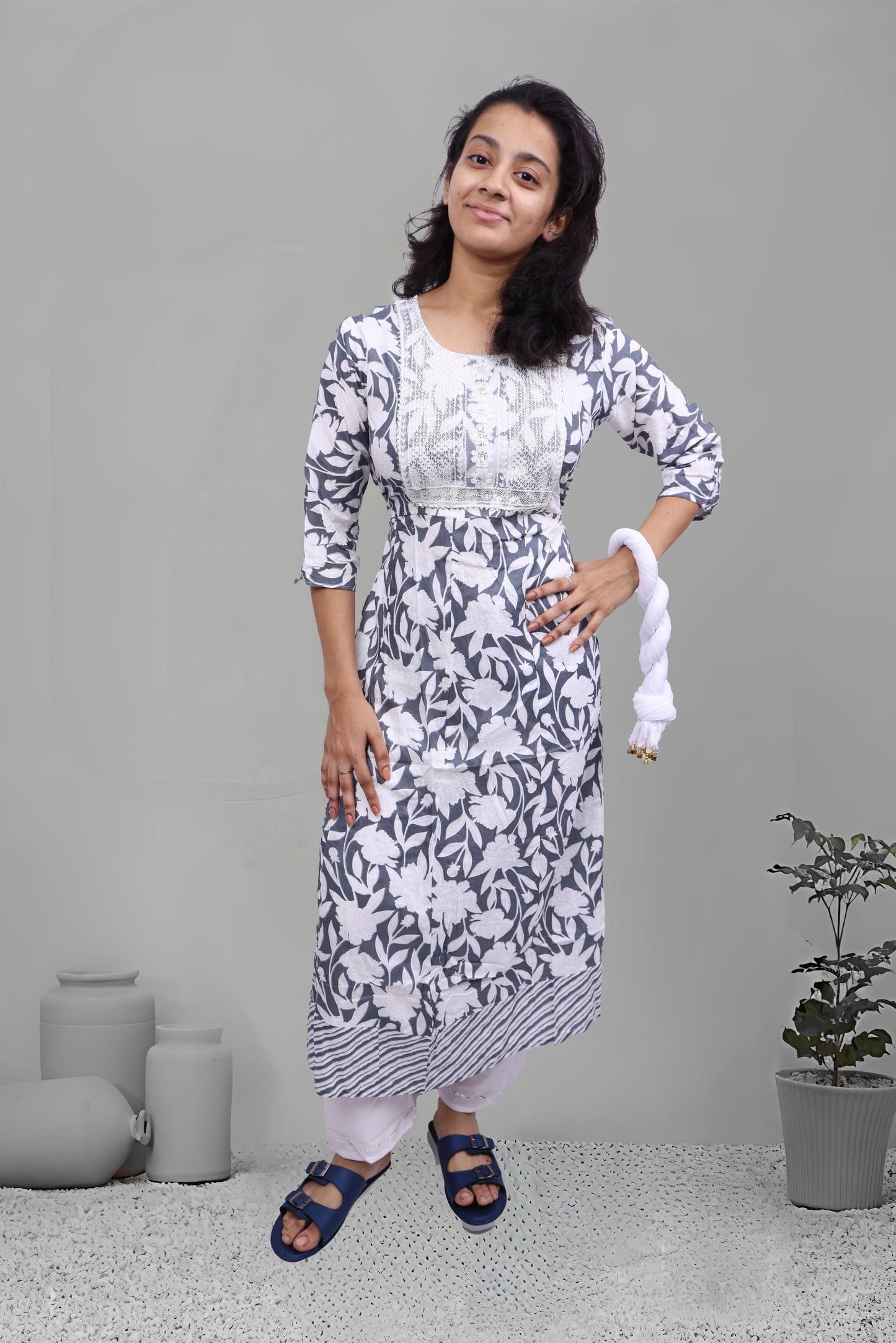 PickCell Triveni Sangam Embroidery Cotton Kurti with Pyajama and Dupatta