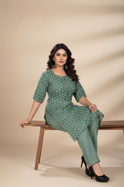 PickCell Khushi Printed Kurti with Bottom  Rayon Fabric