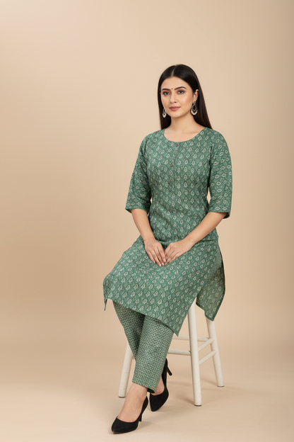 PickCell Khushi Printed Kurti with Bottom  Rayon Fabric