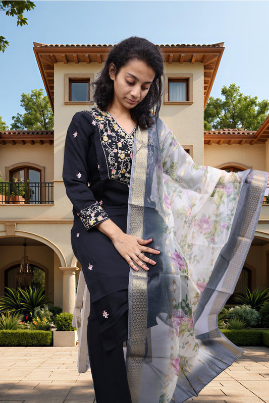 PickCell Heavy Embrodiary Work Kurti with Bottom & Photo Print Dupatta